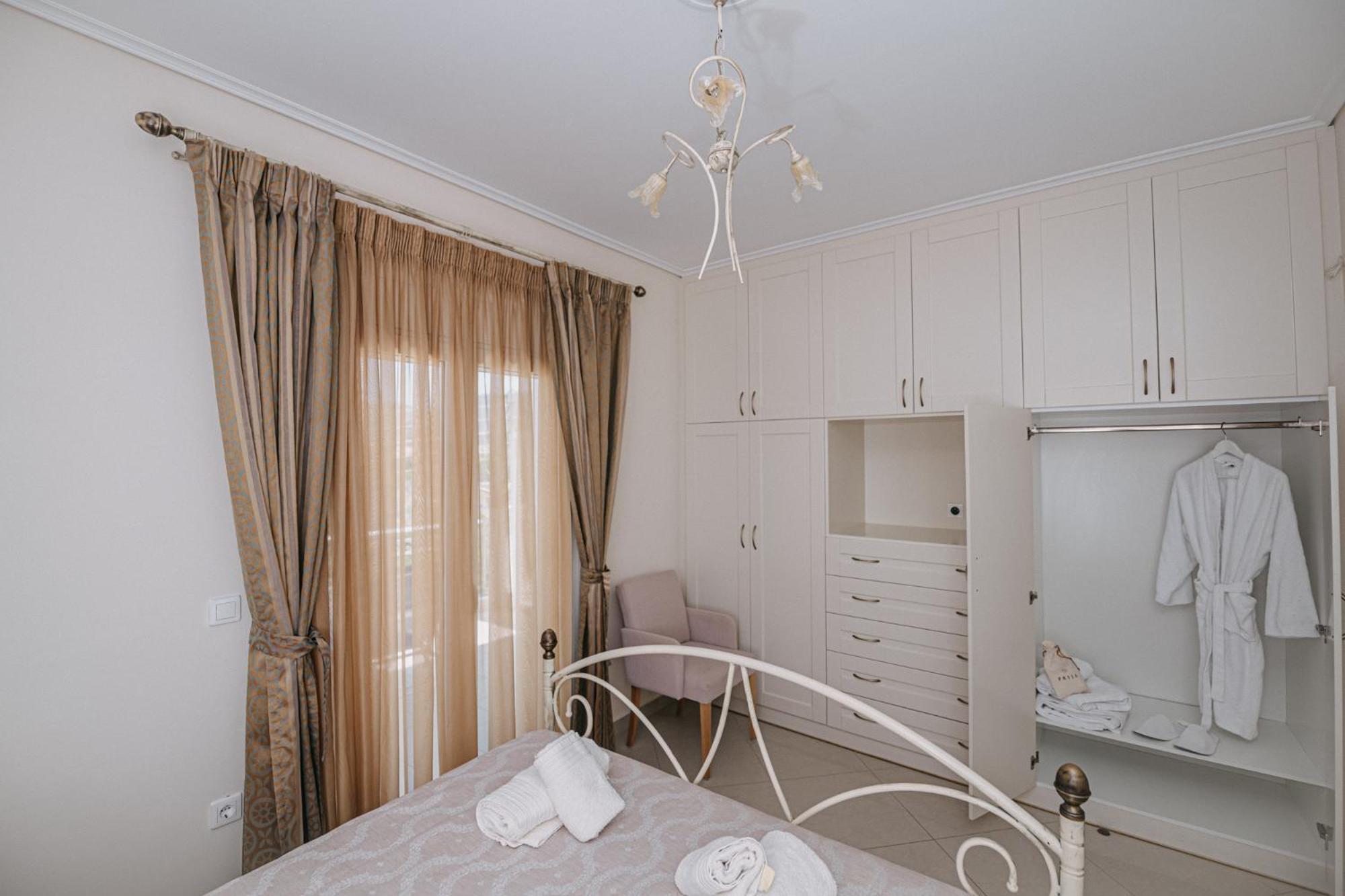 Nereides Luxury Villas 卡托阿尔米利 外观 照片
